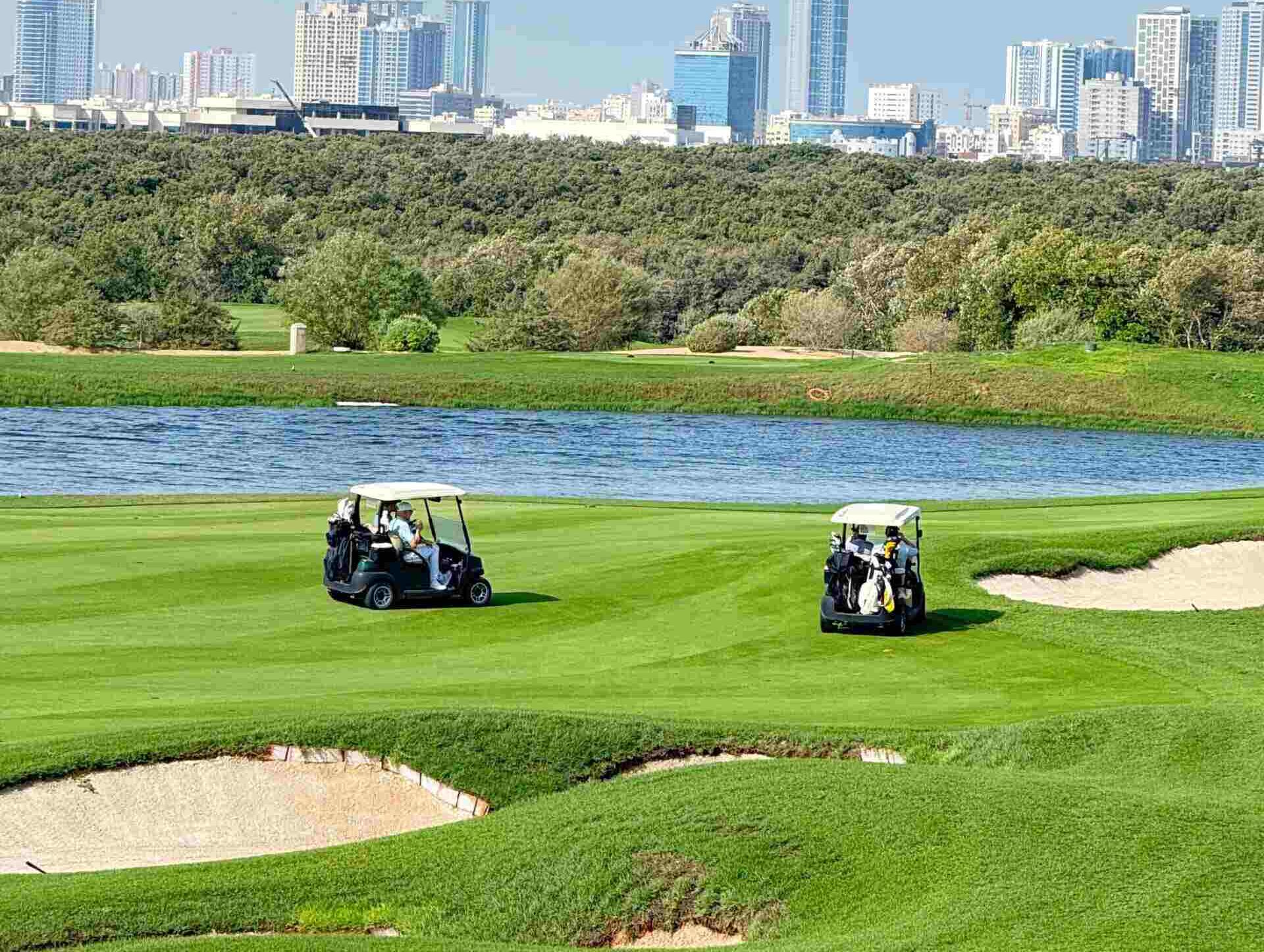 Golfoplevelse - Al Zorah- og Al Hamra-banerne